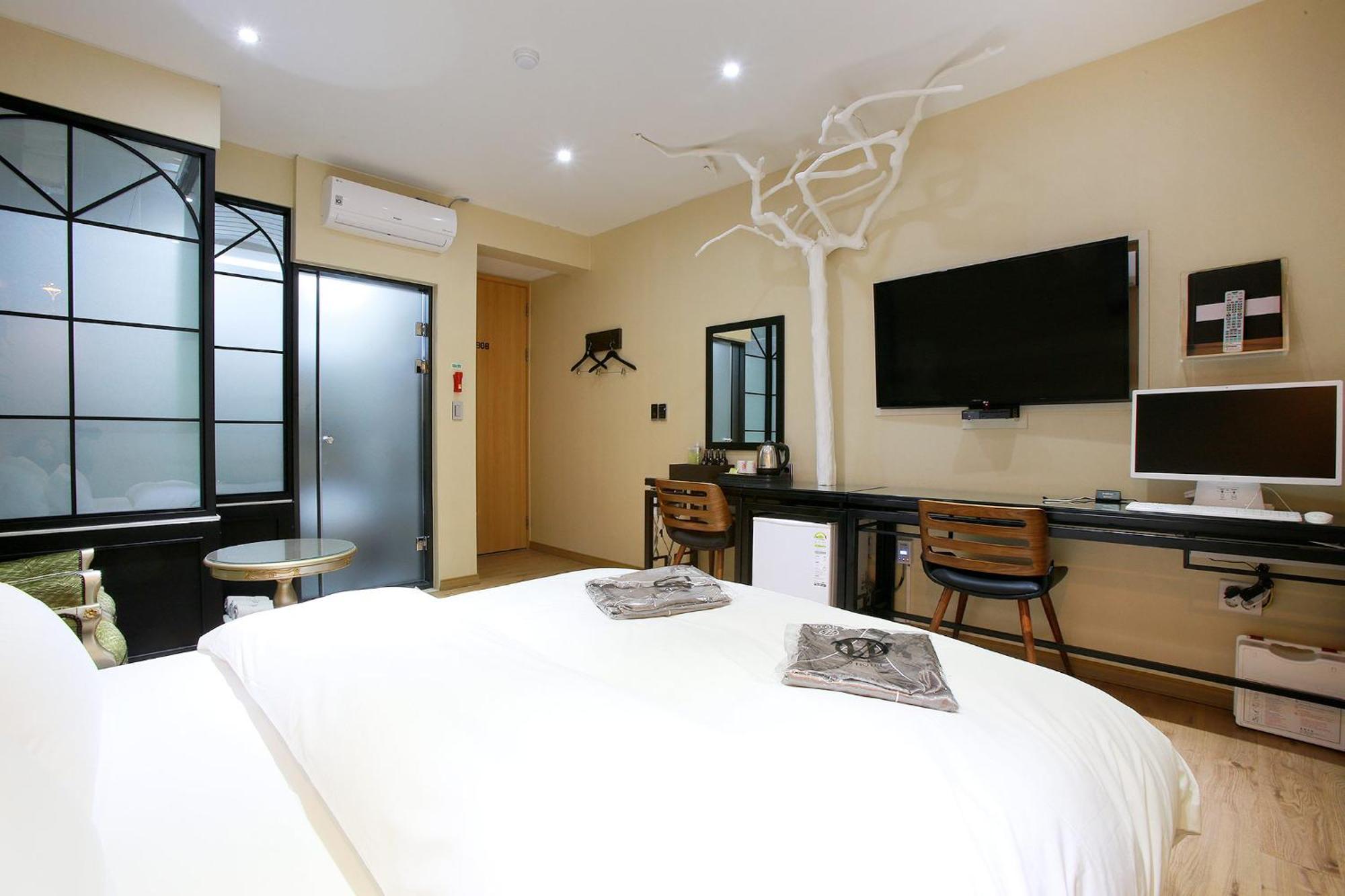 Gwangmyeong W Hotel מראה חיצוני תמונה
